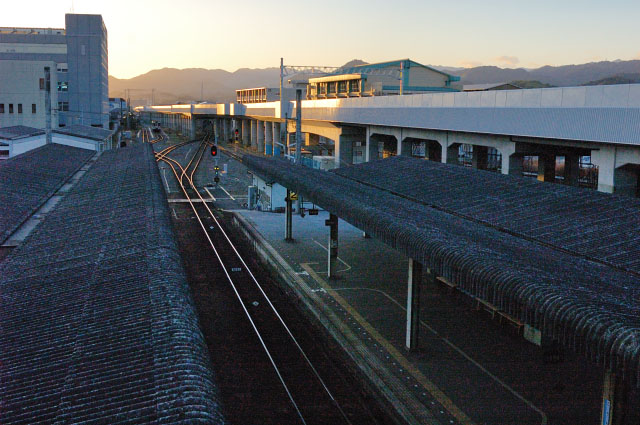 高知駅連絡橋_b0102780_717258.jpg