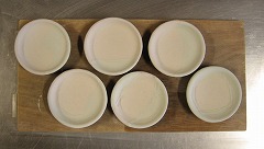 ■陶芸（作陶）： カップの削り＆ 豆皿に織部釉_a0022018_201127.jpg