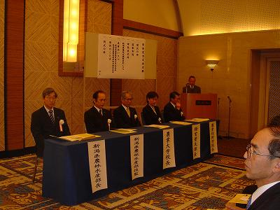 111年の歴史に幕・母校の閉校式に参加_b0092684_2144567.jpg