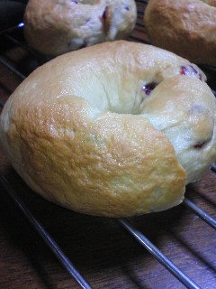 豆腐豆乳グラタンとcranberry bagel_f0138706_0345611.jpg