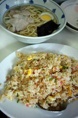 麺のフォトレポート 広島×博多 豚骨死闘編(代打アオキ青年)_f0039307_15274118.jpg