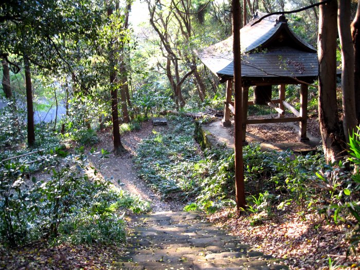 鎌倉錦秋編(11)：妙法寺・妙本寺(06.12)_c0051620_6102777.jpg