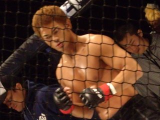 CAGE FORCE 02　観戦記_b0028143_0562137.jpg