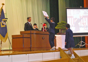 井波小学校卒業式_c0026558_2153258.jpg