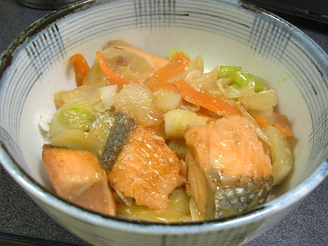 鮭の味噌丼_f0014472_1729326.jpg