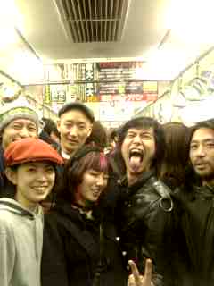 皆で電車に乗るなんて!_d0106911_22474251.jpg