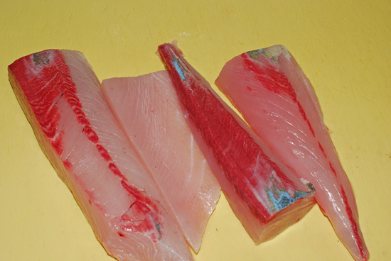 大きい魚の 作 サク取り です 今回はカンパチを使いました 魚屋三代目日記 大きい魚の 作 サク取り です 今回はカンパチを使いました 魚屋三代目日記