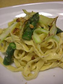 Pate de declinaison d\'aspergeｓ　　　　　アスパラガスの変身パスタ_e0074251_16245785.jpg