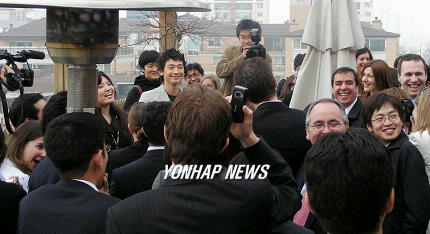 27日午後ソウル清淡洞 JYPエンターテイメント事務室_c0047605_16113718.jpg