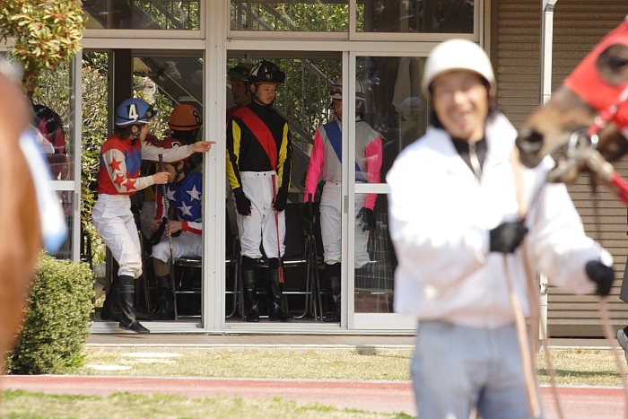 2007年3月21日（水） 高知競馬 3R パドック_a0077663_18332249.jpg