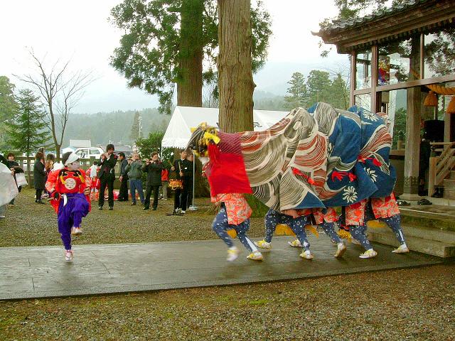 春の獅子舞 : 温 泉 記 春の獅子舞 : 温 泉 記