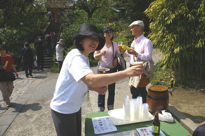 おとな愉快団！、07・春の北鎌倉匠の市に鮮烈デビュー！_c0014967_1039761.jpg