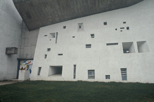 ロンシャン教会  La Chapelle de Ronchamp (1950~55) Le Corbusier / Ronchamp France  No.20/27_f0126688_119503.jpg