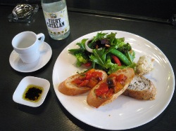 ヴィッチー・カタランカフェOPEN!_d0091909_155274.jpg