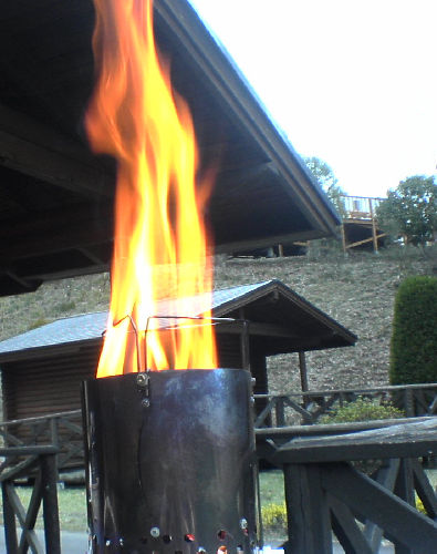 twig stoveで焚き火る_f0113727_8275882.jpg