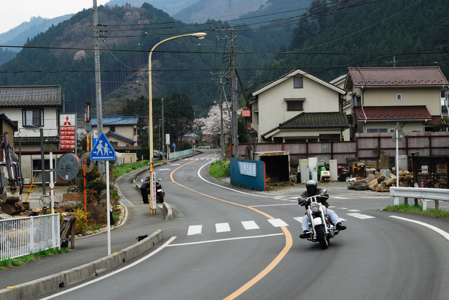 桜が咲く秩父の山間を走る　～4月7日～　_b0082895_10384165.jpg