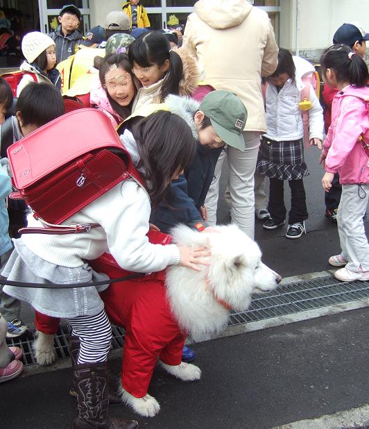 日新小学校の１年生にご挨拶_b0102267_1833638.jpg