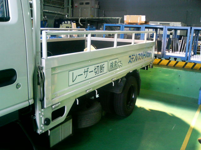 本日のメインイベント　トラック広告VSダンプ松本_d0085634_9273953.jpg