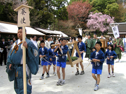 京都 上賀茂神社 葵使_e0048413_22425912.jpg
