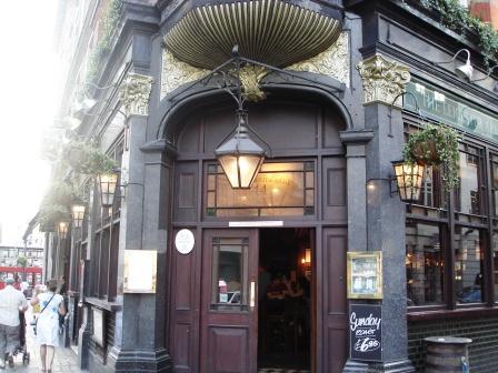 ロンドンのおすすめパブ The Leicester Arms 日々是横浜