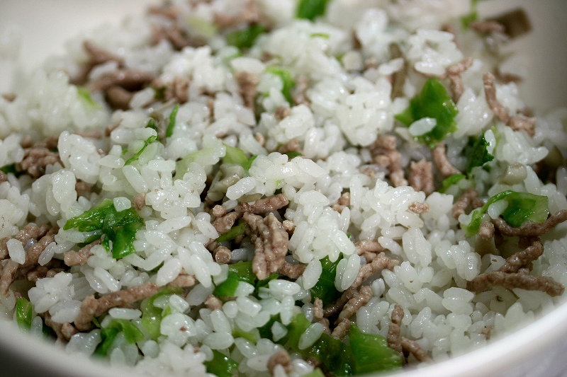 ヤマトの朝ごはんと晩ごはん_b0097747_22302479.jpg