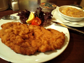 Wiener Schnitzel〜ヴィーナー・シュニッツェル_a0080858_1415578.jpg