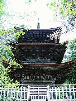 丹生山の麓、山田の里の文化財を訪ねて(5)六條八幡宮_b0063958_6414432.jpg
