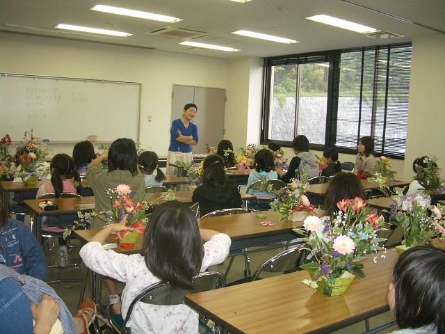 4月の子ども花遊び教室♪_e0069481_16463265.jpg