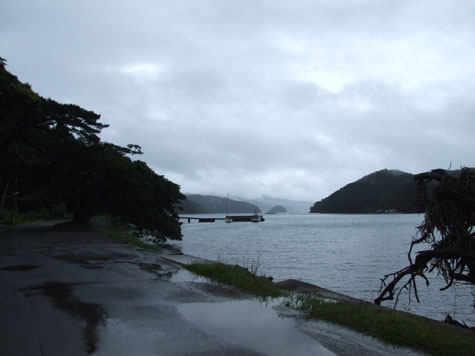 鎮魂の雨。_e0028387_23281027.jpg