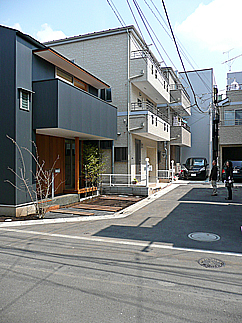 東京町家　八広の家　１（太陽光駆動のＯＭソーラーハウス）_b0014003_1933114.jpg
