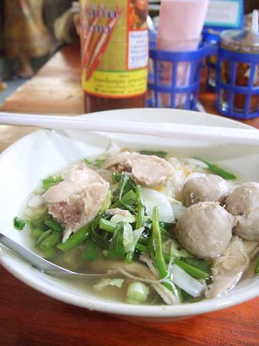 センレックナーム (米麺のラーメン)_f0101364_0561485.jpg