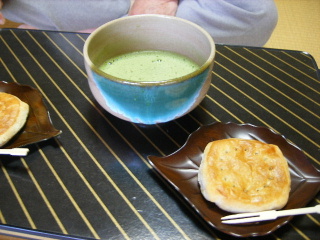 2007/4/28　　「みやざきあきこ」茶道は裏千家です。_f0043559_17514065.jpg