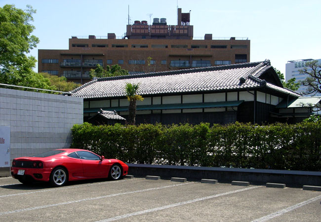 伝統の日本家屋とフェラーリのマッチング　代官山朝倉家住宅_f0137655_1751834.jpg