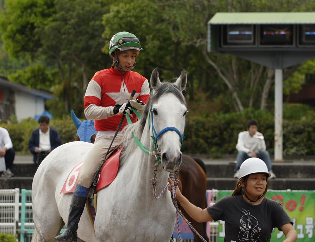 2007年4月30日(月) 高知競馬 10R 忘れな草特別_a0077663_1752188.jpg