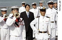 Japan Considers Amending Pacifist Constitution _d0066343_9413731.jpg