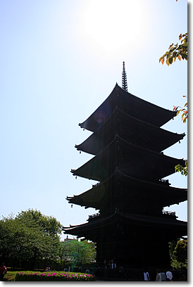 *　京都の世界遺産 (東寺)　*_e0010185_105052.jpg