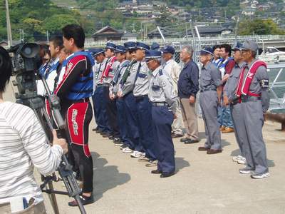 青バイ隊出動式_a0077071_17103617.jpg