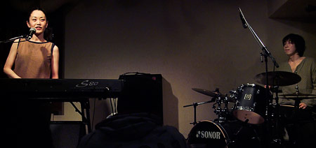 … into the A・I・R ._e0117517_16301243.jpg