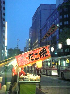 タコ焼きを食べました♪_f0099147_17501425.jpg