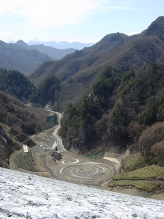 快晴の一日　その3　天空のダム ** 南相木ダム**_a0091680_0221532.jpg