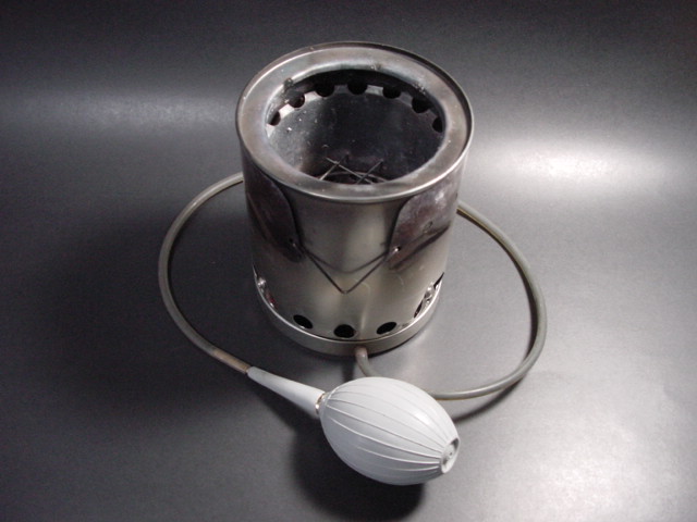 改良中の小型薪ストーブ_twig stove_f0113727_542271.jpg