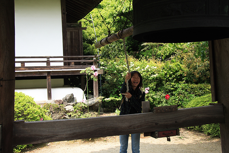 京都善峯寺の釣鐘堂で_f0129465_1146565.jpg