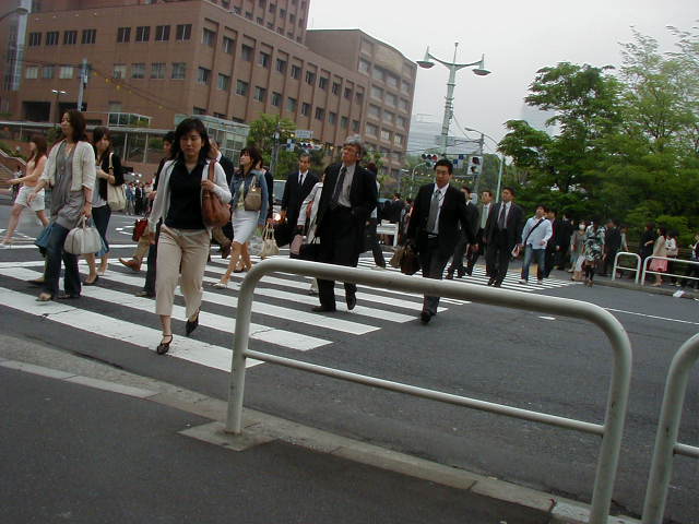 朝の通勤路、御茶ノ水、_e0015250_2143536.jpg