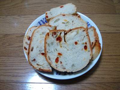 オーブンで焼いた天然酵母パン_f0120697_12184433.jpg