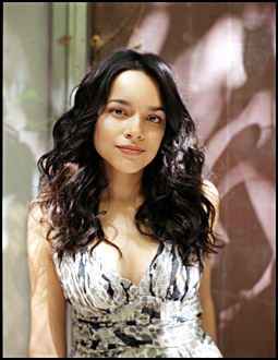 Norah Jones / Not Too Late_d0057347_1138353.jpg