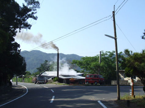 諸鈍の上田製糖工場_e0028387_10425615.jpg