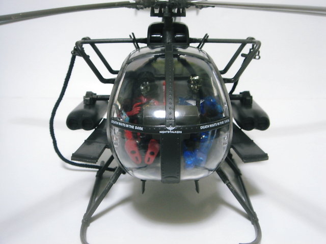 ELITE FORCE ナイトストーカー MH-6 エリートフォース エリートフォース 1:18 米軍 MH-6 リトルバードナイトストーカー