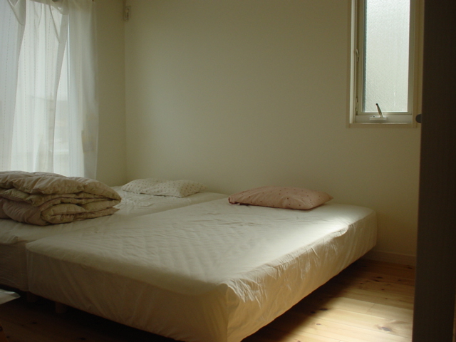 シンプルな寝室 なちゅらるプチhouse