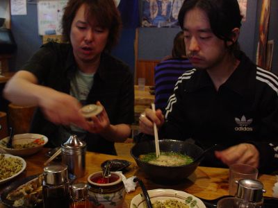 どうもー!!_c0015010_020482.jpg