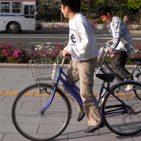 自転車にのって_e0082981_2133578.jpg